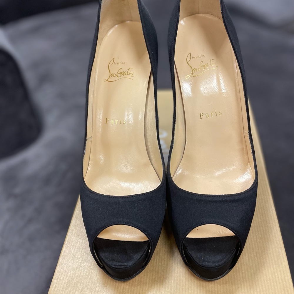 Christian Louboutin Very Prive satin peep toe pump 120mm